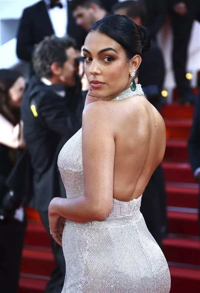 georgina-rodriguez-en-el-festival-de-cannes_a04d245c_660x968
