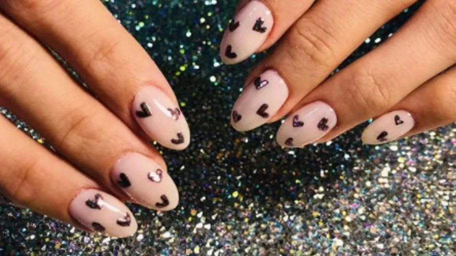 la-ultima-tendencia-en-manicura-que-querras-lucir-en-el-mes-de-san-valentin-1309640