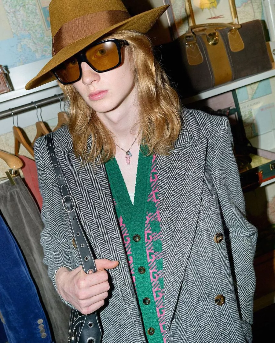 gucci-lanza-una-coleccion-junto-a-harry-styles-inspirada-en-los-70s-1374942