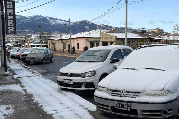 600x400_tras-varios-anos-no-nevaba-villa-veraniega-vecinos-hoy-se-vieron-sorprendidos-952713-110921