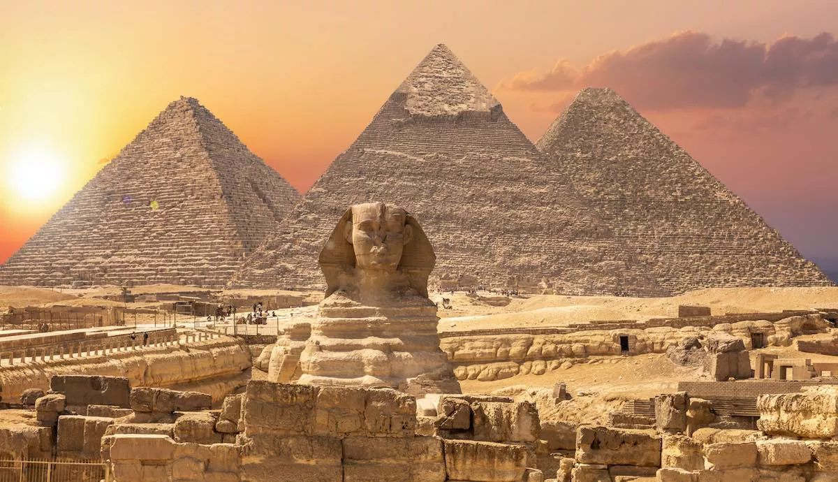 piramides-de-gizeh-210603-01