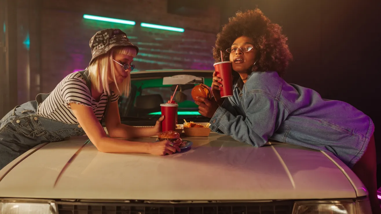 tendencas-de-moda-de-los-90-que-siguen-en-tendencia-2281335121