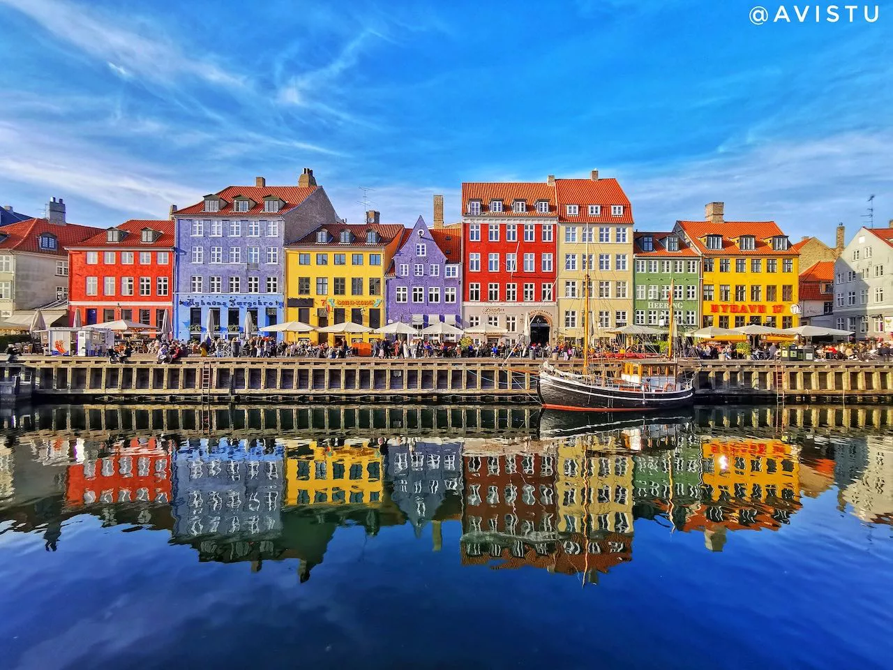 Las-coloridas-casas-y-el-muelle-de-Nyhavn