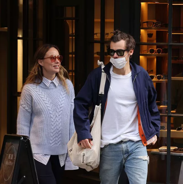 harry-styles-and-olivia-wilde-are-seen-in-soho-on-march-15-news-photo-1668854873