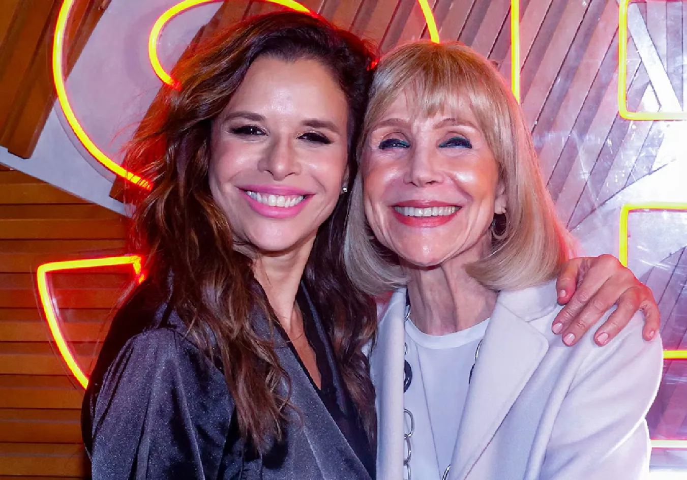 Julieta Ortega y Eva Salazar