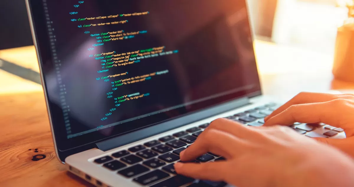 1200x635_programador-se-busca-945112-154830