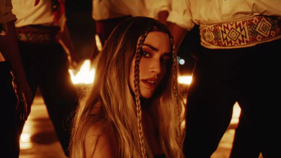 PRENSA-_02_36_16.Still005-900x506