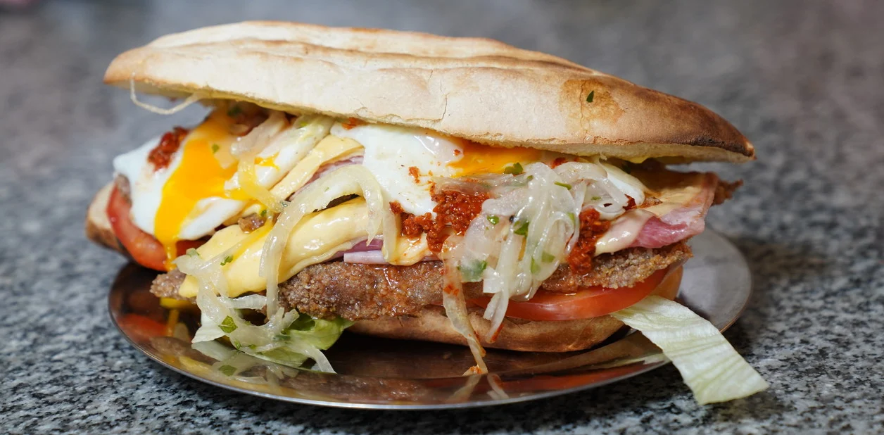 el-sandwich-de-milanesa-tucumano___-Z2Yx6nMY_1256x620__3