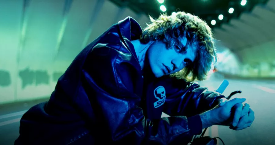 Justin-Bieber-900x474 (1)