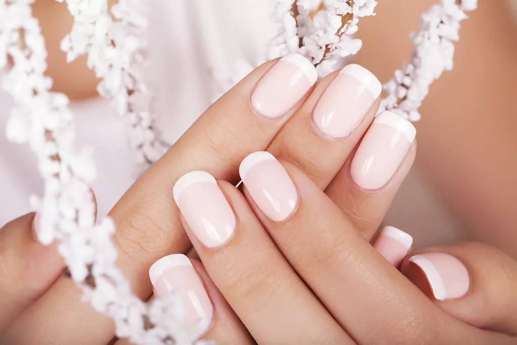 manicure-francesa