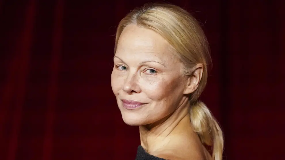 pamela-anderson-en-la-academy-museum-gala.r_d.1533-744-3300