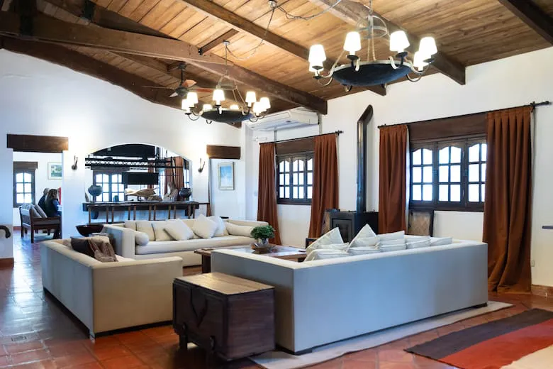 harvey-le-puso-el-alamo-a-la-estancia-en-alusion-IKU2OJBUINHODCOHIVLE7NASCA