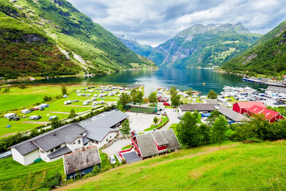 expolre-the-geiranger-village