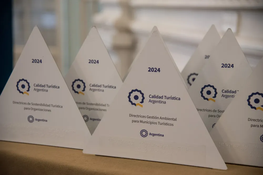 multimedia.grande.a9253dbd1c2c59fb.Z3JhbmRlLndlYnA=