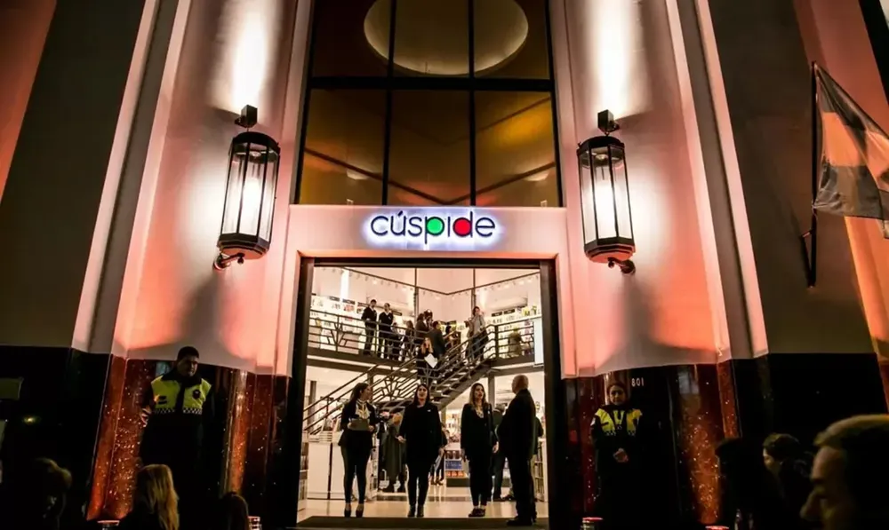 Cuspide