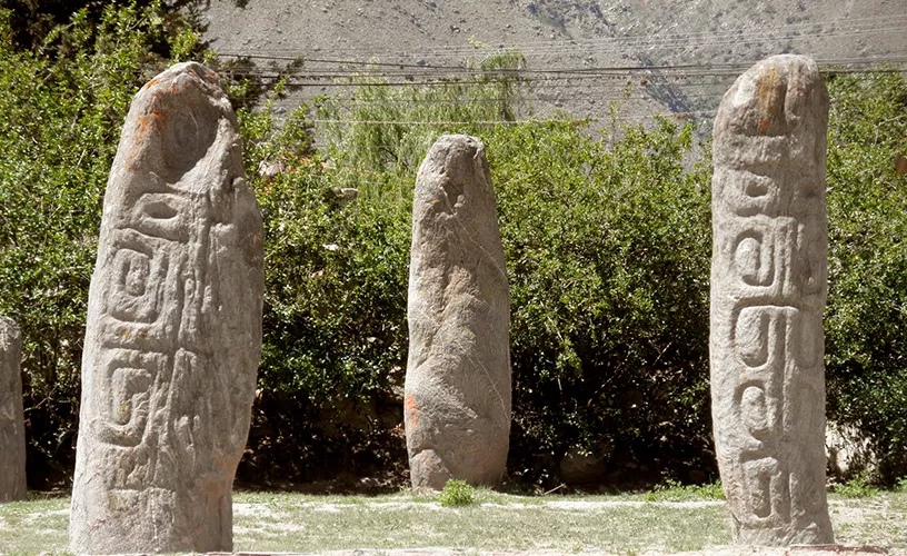 los-menhires-el-mollar-1