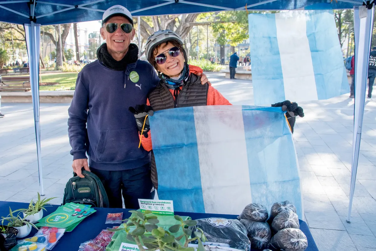 Eco Canje Día de la Bandera
