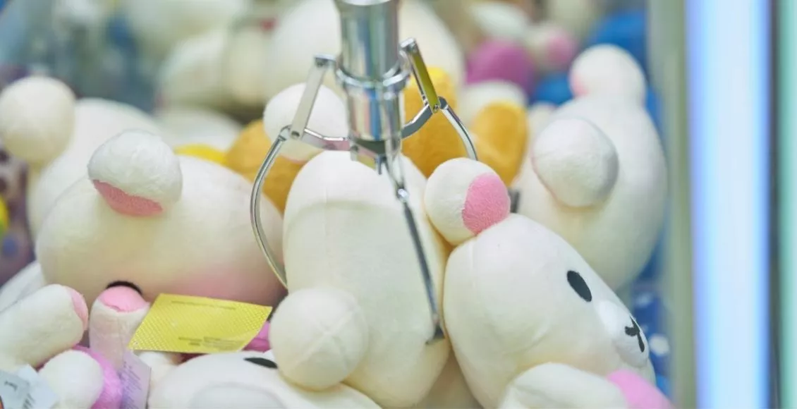 el-secreto-que-evita-que-ganes-en-las-maquinas-de-peluches-6430-mainImage-0