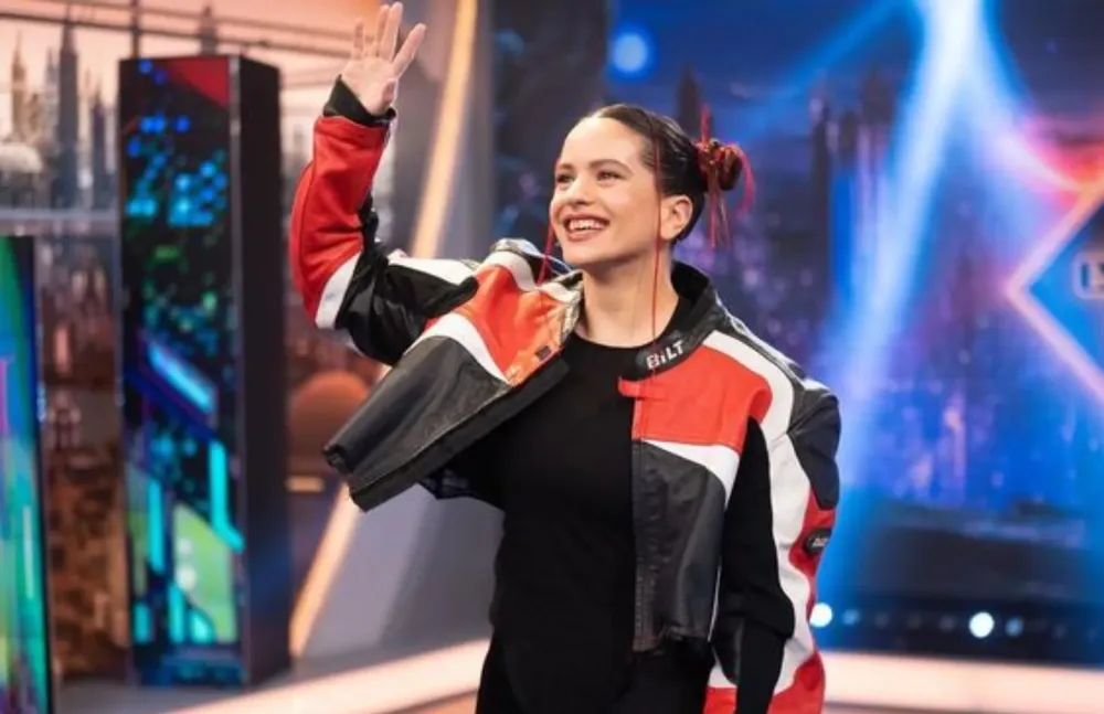 5-claves-para-adoptar-el-look-Motomami-el-estilo-que-impuso-Rosalia