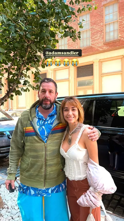 maria-becerra-y-adam-sandler-2jpg