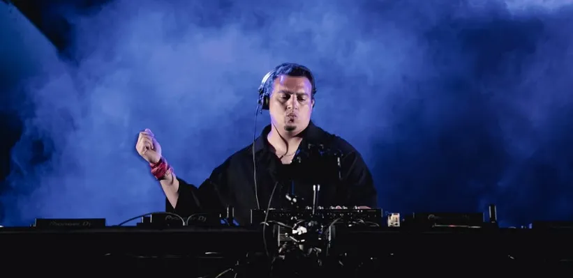 DJ1