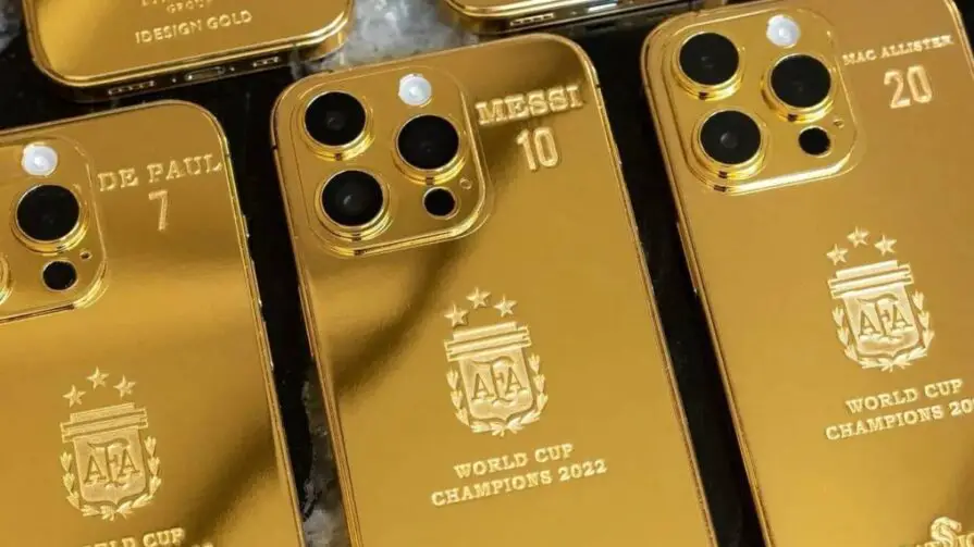 Lionel-Messi-regalo-35-iphone-14-dorados-cuanto-costaron-895x503