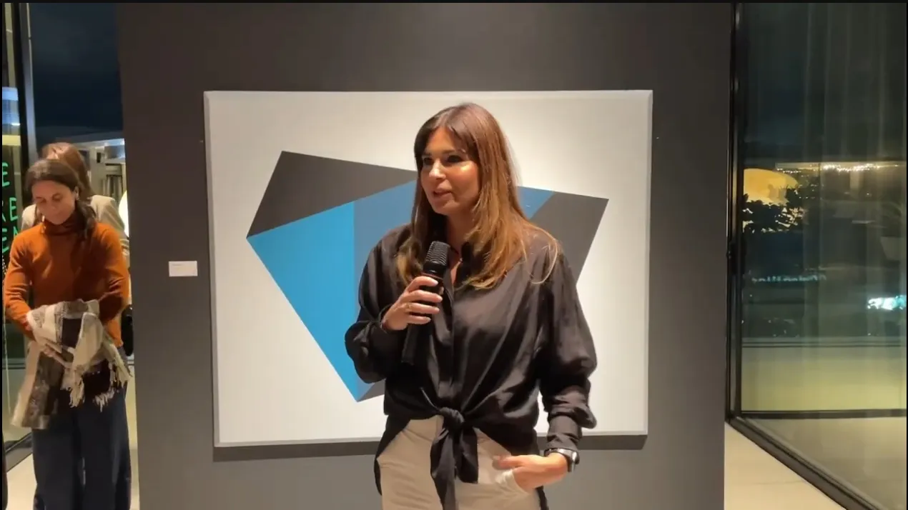 Captura de pantalla_25-11-2025_165945_www.youtube.com